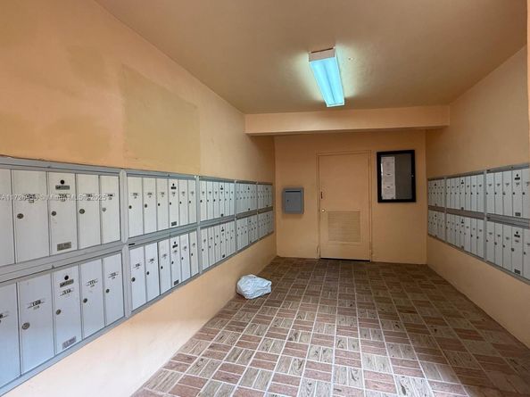 8420 SW 133rd Ave Rd 317, Miami FL 33183