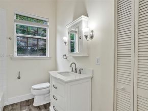 12350 NW 6th St, Plantation FL 33325