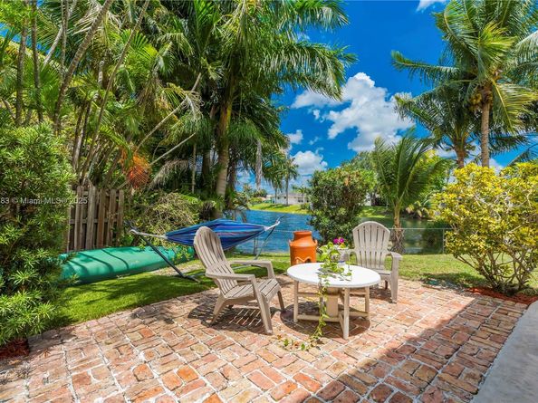 2845 Garden Dr, Cooper City FL 33026