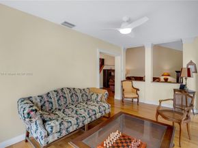 2845 Garden Dr, Cooper City FL 33026