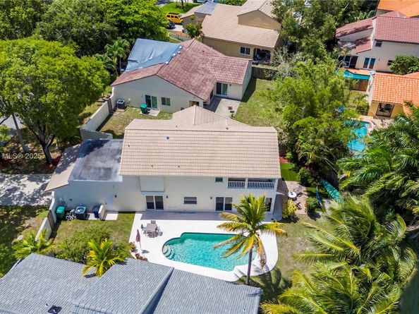 2845 Garden Dr, Cooper City FL 33026