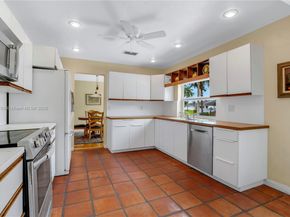2845 Garden Dr, Cooper City FL 33026