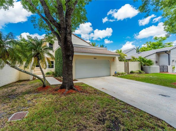2845 Garden Dr, Cooper City FL 33026