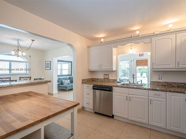 1148 Johnson St, Hollywood FL 33019