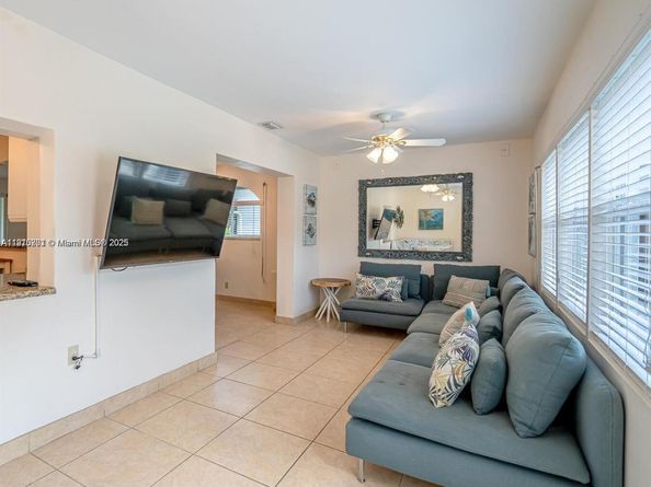 1148 Johnson St, Hollywood FL 33019