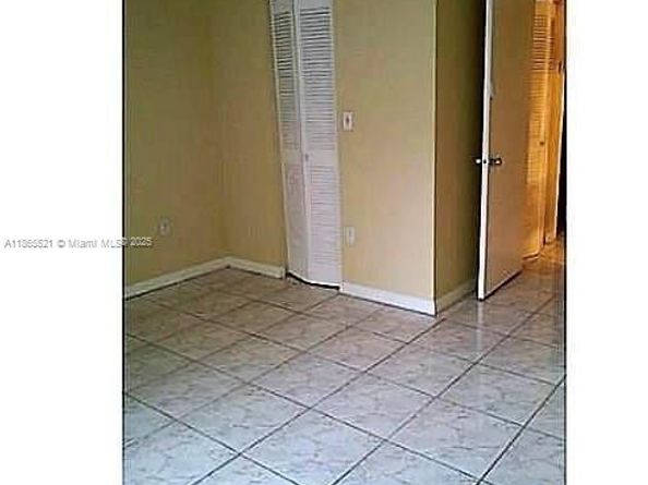 7989 NW 7th St, Miami FL 33126