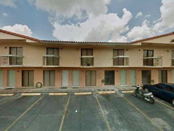 7989 NW 7th St, Miami FL 33126