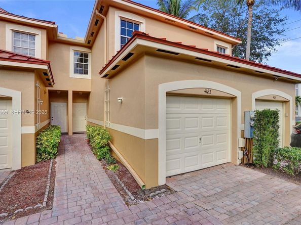 4183 Crystal Lake Dr, Deerfield Beach FL 33064