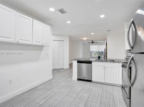 4183 Crystal Lake Dr, Deerfield Beach FL 33064