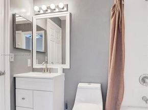 4183 Crystal Lake Dr, Deerfield Beach FL 33064