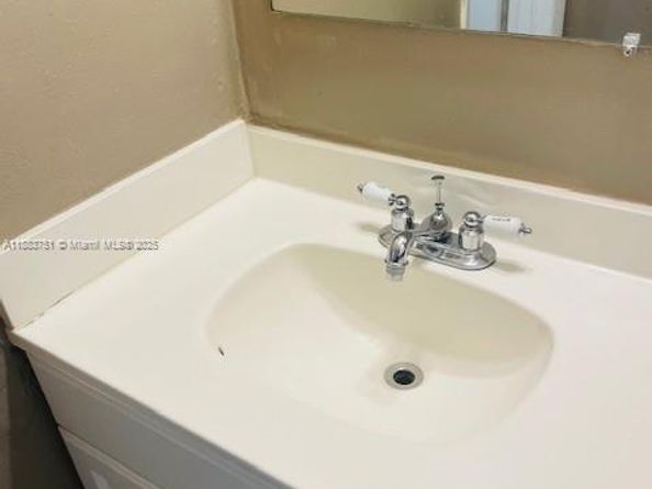 1810 W 56th St 3315, Hialeah FL 33012