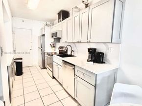 100 Lincoln Rd 825, Miami Beach FL 33139