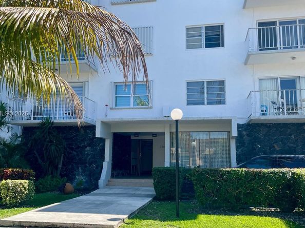3944 NE 167th St 106, North Miami Beach FL 33160