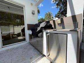 7475 NW 97th Ct, Doral FL 33178