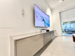 7475 NW 97th Ct, Doral FL 33178