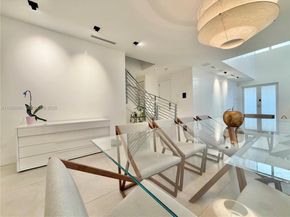 7475 NW 97th Ct, Doral FL 33178