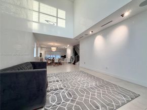 7475 NW 97th Ct, Doral FL 33178