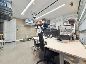 7475 NW 97th Ct, Doral FL 33178