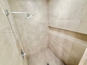 7475 NW 97th Ct, Doral FL 33178