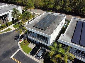 7475 NW 97th Ct, Doral FL 33178