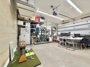 7475 NW 97th Ct, Doral FL 33178