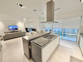 7475 NW 97th Ct, Doral FL 33178