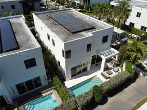 7475 NW 97th Ct, Doral FL 33178