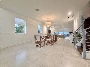 7475 NW 97th Ct, Doral FL 33178