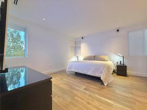 7475 NW 97th Ct, Doral FL 33178