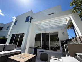 7475 NW 97th Ct, Doral FL 33178