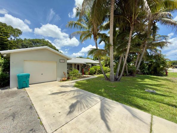 135 SE 26TH Avenue, Boynton Beach FL 33435