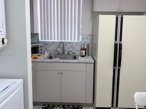 199 SW 12th Ave 415B, Miami FL 33130