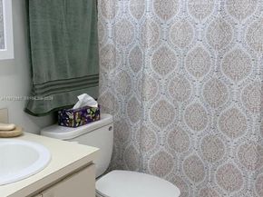 199 SW 12th Ave 415B, Miami FL 33130