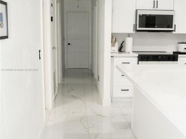 2160 NW 45th St, Miami FL 33142