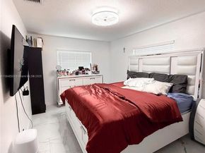 2160 NW 45th St, Miami FL 33142