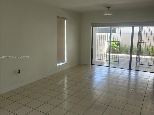 601 SW 94th Ct, Miami FL 33174