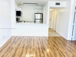 2200 E Hallandale Beach Blvd 207, Hallandale Beach FL 33009