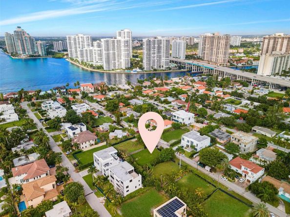262 189th Ter, Sunny Isles Beach FL 33160