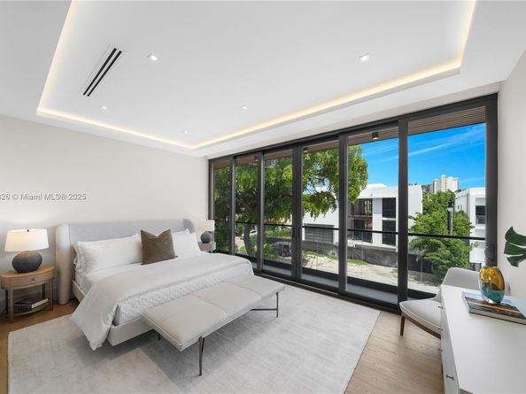 262 189th Ter, Sunny Isles Beach FL 33160