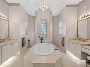 4123 W Lake Estates Dr, Davie FL 33328