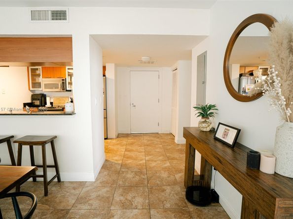 1800 N Bayshore Dr 1412, Miami FL 33132