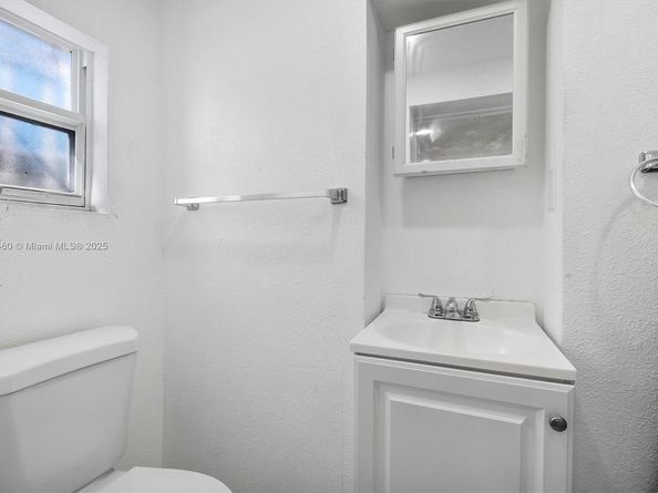 7231 SW 6th St, Miami FL 33144