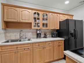 7231 SW 6th St, Miami FL 33144