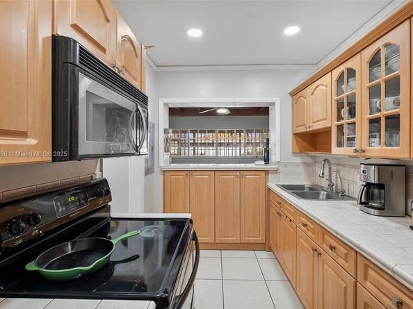 7231 SW 6th St, Miami FL 33144