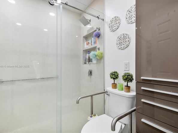 7231 SW 6th St, Miami FL 33144