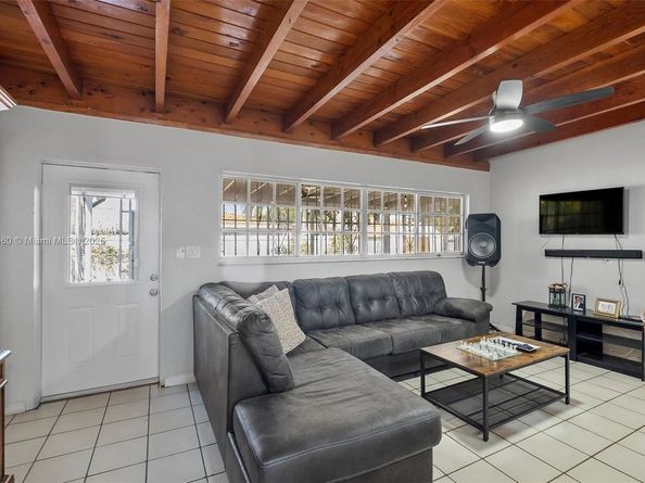 7231 SW 6th St, Miami FL 33144