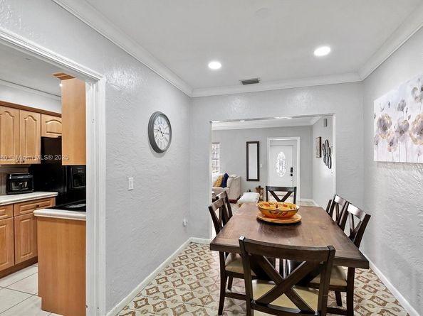 7231 SW 6th St, Miami FL 33144