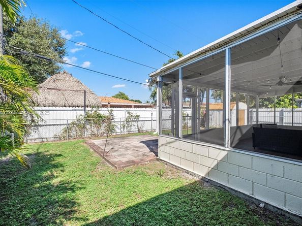 7231 SW 6th St, Miami FL 33144