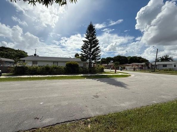 3025 NW 11TH St, Fort Lauderdale FL 33311