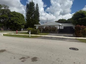3025 NW 11TH St